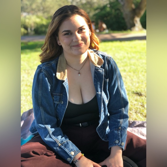 Meet your Posher, Taryn - Picture 2 of 5